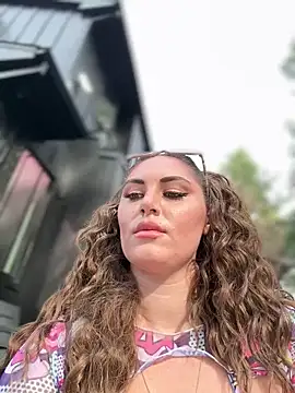 Snapshot of lovely_beast chatting on 02.24.26 lovely beast online show from 02.24.26