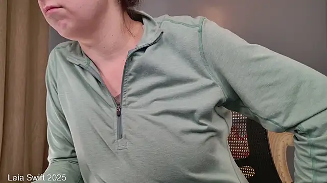 Snapshot of LeiaSwift chatting on 02.14.25 LeiaSwift online show from 02.14.25