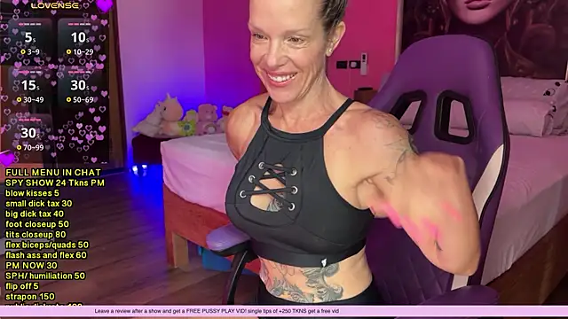 mommyselenafit  online show from 11.26.25