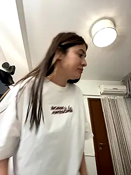 Snapshot of IrisBlues chatting on 09.17.25 IrisBlues online show from 09.17.25