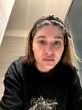 Snapshot of IrisBlues chatting on 11.13.25 IrisBlues online show from 11.13.25