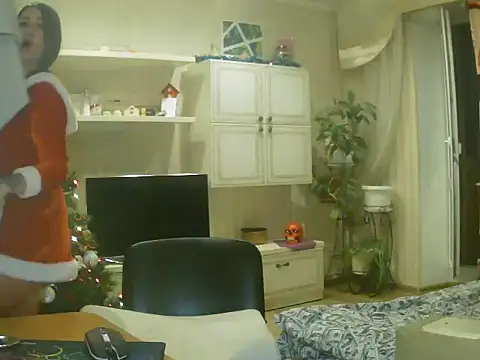 Snapshot of Valerivv chatting on 12.25.24 Valerivv online show from 12.25.24