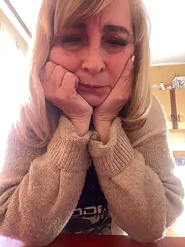 Snapshot of Irina2909@xh chatting on 10.27.25 Irina2909xh online show from 10.27.25