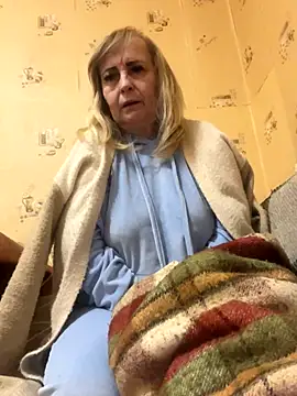 Snapshot of Irina2909@xh chatting on 10.29.25 Irina2909xh online show from 10.29.25