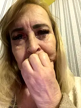 Snapshot of Irina2909@xh chatting on 10.30.25 Irina2909xh online show from 10.30.25