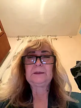 Snapshot of Irina2909@xh chatting on 11.02.25 Irina2909xh online show from 11.02.25