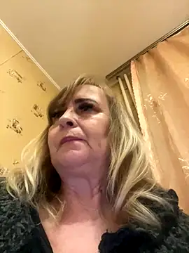 Snapshot of Irina2909@xh chatting on 11.04.25 Irina2909xh online show from 11.04.25