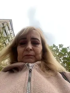 Snapshot of Irina2909@xh chatting on 11.05.25 Irina2909xh online show from 11.05.25