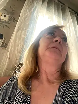 Snapshot of Irina2909@xh chatting on 11.16.25 Irina2909xh online show from 11.16.25