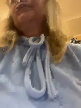 Snapshot of Irina2909@xh chatting on 11.18.25 Irina2909xh online show from 11.18.25