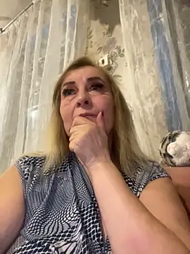 Snapshot of Irina2909@xh chatting on 11.21.25 Irina2909xh online show from 11.21.25