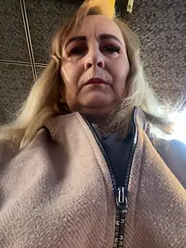 Snapshot of Irina2909@xh chatting on 11.24.25 Irina2909xh online show from 11.24.25