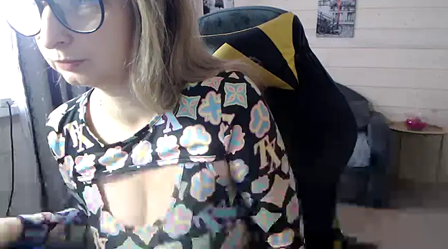 Snapshot of RubiLakros chatting on 02.07.25 RubiLakros online show from 02.07.25