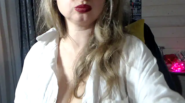 Snapshot of RubiLakros chatting on 02.18.25 RubiLakros online show from 02.18.25