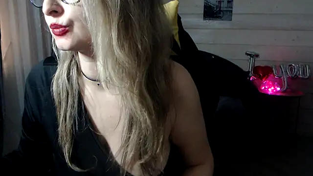 Snapshot of RubiLakros chatting on 02.25.25 RubiLakros online show from 02.25.25