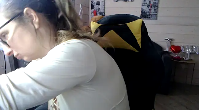 Snapshot of RubiLakros chatting on 03.10.25 RubiLakros online show from 03.10.25