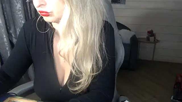 Snapshot of RubiLakros chatting on 09.11.25 RubiLakros online show from 09.11.25