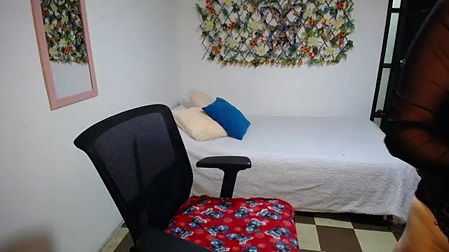 Sofi 5249  online show from 12.03.24