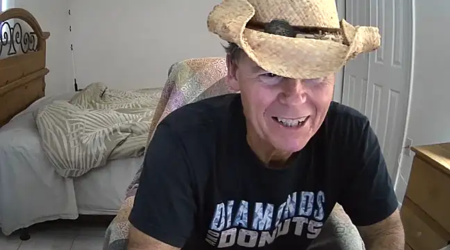Snapshot of nakeedcowboi65 chatting on 02.06.25 nakeedcowboi65 online show from 02.06.25