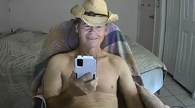 Snapshot of nakeedcowboi65 chatting on 02.13.25 nakeedcowboi65 online show from 02.13.25