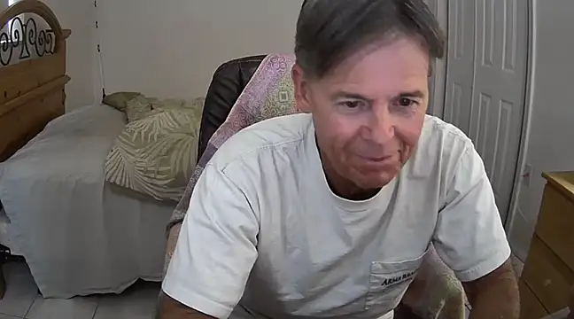 Snapshot of nakeedcowboi65 chatting on 03.10.25 nakeedcowboi65 online show from 03.10.25