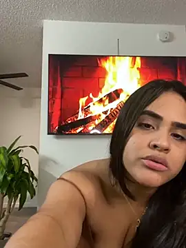 Snapshot of Maria_ruiz chatting on 01.02.25 Maria ruiz online show from 01.02.25