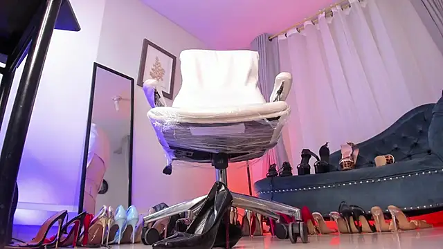 Snapshot of Ashley_leon_ chatting on 01.24.25 Ashley leon online show from 01.24.25