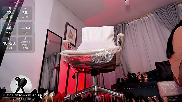 Snapshot of Ashley_leon_ chatting on 10.06.25 Ashley leon online show from 10.06.25