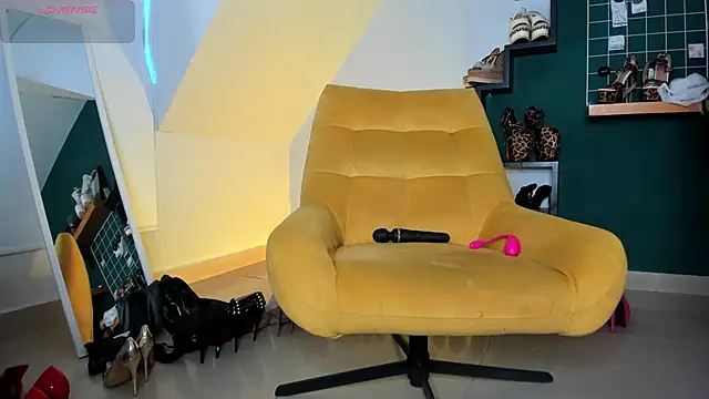 Ashley leon  online show from 06.26.26