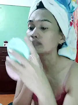 QueenSoreal online show from 09.21.25