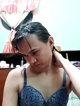 QueenSoreal online show from 12.04.25