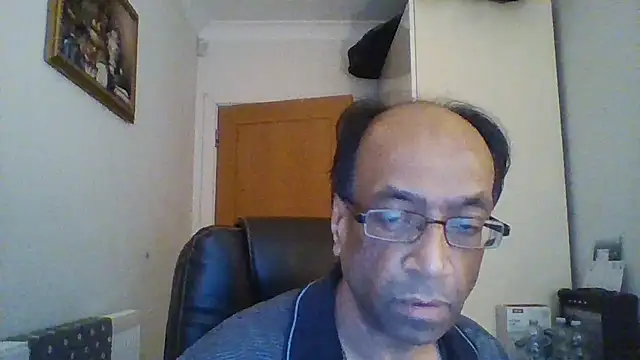 Snapshot of rauncher1 chatting on 12.02.24 rauncher1 online show from 12.02.24