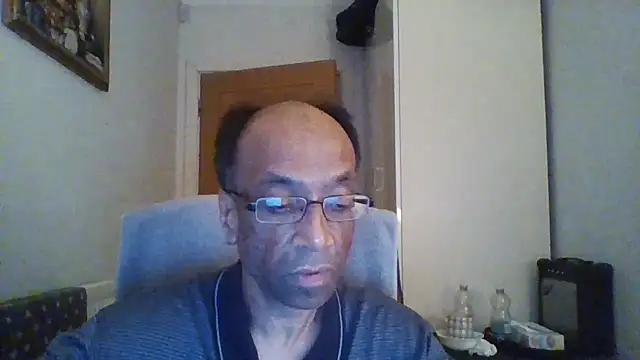 Snapshot of rauncher1 chatting on 09.26.25 rauncher1 online show from 09.26.25