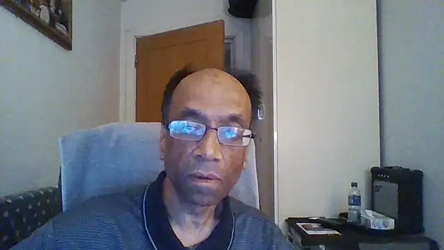 Snapshot of rauncher1 chatting on 10.02.25 rauncher1 online show from 10.02.25