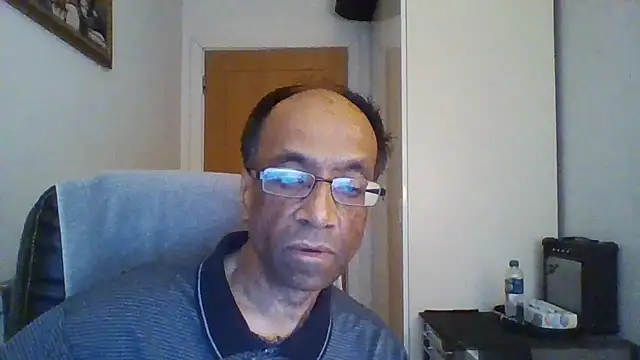 Snapshot of rauncher1 chatting on 10.17.25 rauncher1 online show from 10.17.25