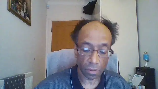 Snapshot of rauncher1 chatting on 11.12.25 rauncher1 online show from 11.12.25