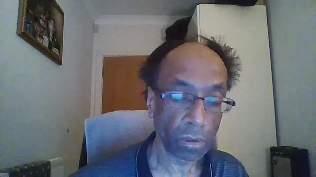 Snapshot of rauncher1 chatting on 11.14.25 rauncher1 online show from 11.14.25