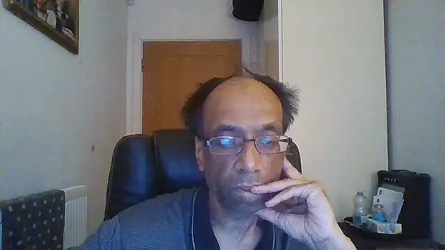 Snapshot of rauncher1 chatting on 11.19.25 rauncher1 online show from 11.19.25