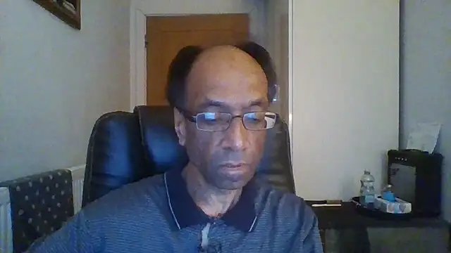 Snapshot of rauncher1 chatting on 11.21.25 rauncher1 online show from 11.21.25