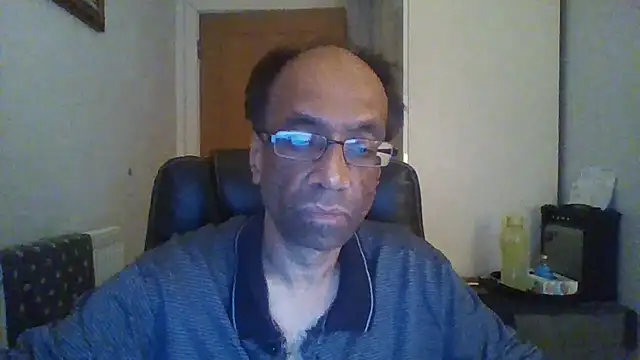 Snapshot of rauncher1 chatting on 11.22.25 rauncher1 online show from 11.22.25