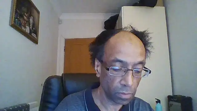 Snapshot of rauncher1 chatting on 12.03.25 rauncher1 online show from 12.03.25