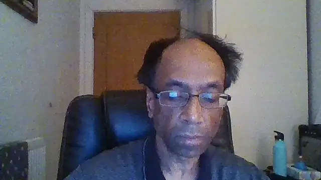 Snapshot of rauncher1 chatting on 12.04.25 rauncher1 online show from 12.04.25