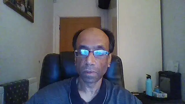 Snapshot of rauncher1 chatting on 12.17.25 rauncher1 online show from 12.17.25