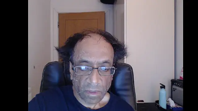 Snapshot of rauncher1 chatting on 06.22.26 rauncher1 online show from 06.22.26