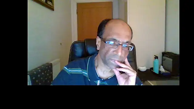 Snapshot of rauncher1 chatting on 08.02.26 rauncher1 online show from 08.02.26