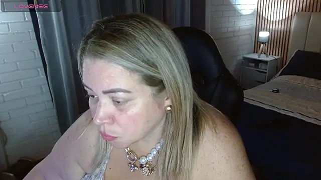 bella savati online show from 12.13.25