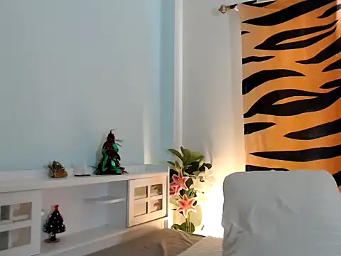 Snapshot of nareethai chatting on 12.23.25 nareethai online show from 12.23.25