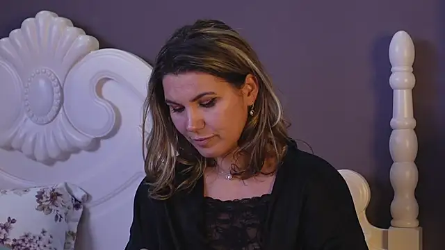 FeliciaKrige online show from 02.16.25