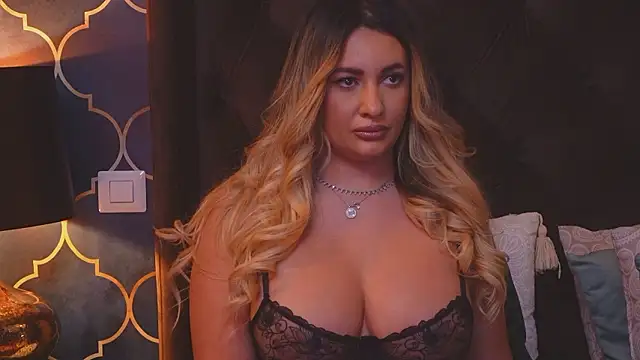 Snapshot of YaaraCollins chatting on 12.03.24 YaaraCollins online show from 12.03.24