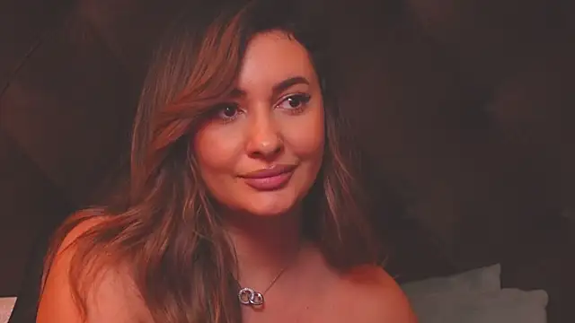 Snapshot of YaaraCollins chatting on 01.04.25 YaaraCollins online show from 01.04.25